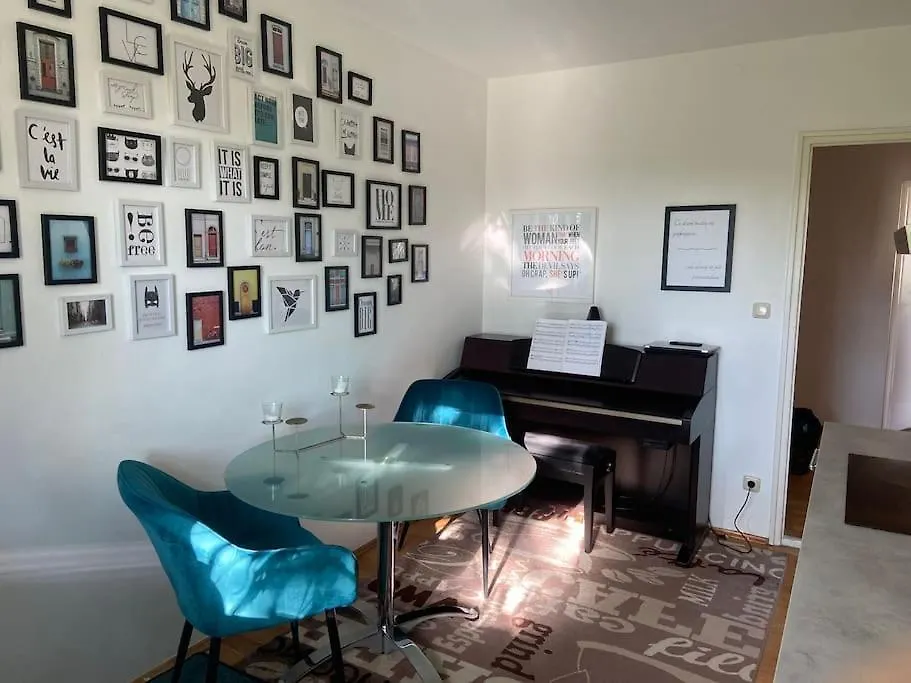 Beautiful 2-Bedroom Apartment In Munich Center